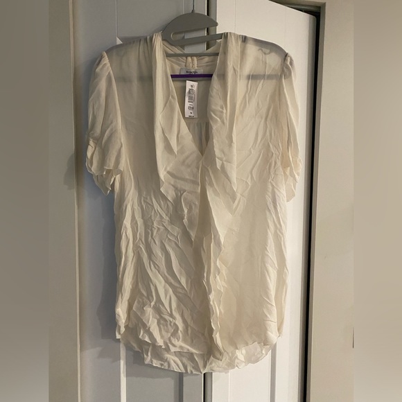 Aritzia silk blouse. BNWT - Picture 1 of 3